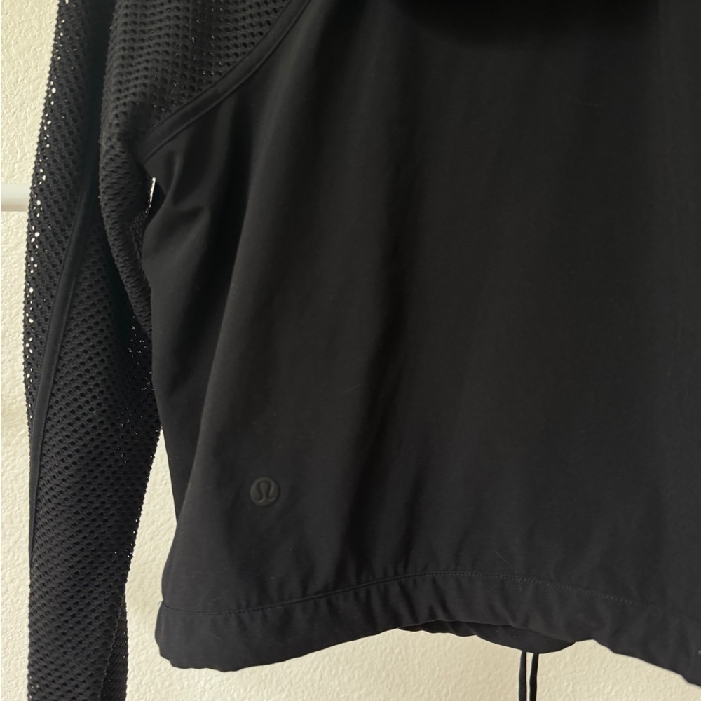 Lululemom Women's Black Mesh Sleeve Hoodie - Picture 5 of 5